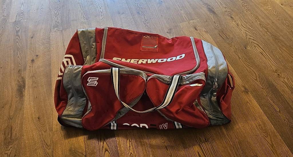 Taschen: Hockeytasche Sher-Wood Code IV – Gebraucht aus Chur von mchrist