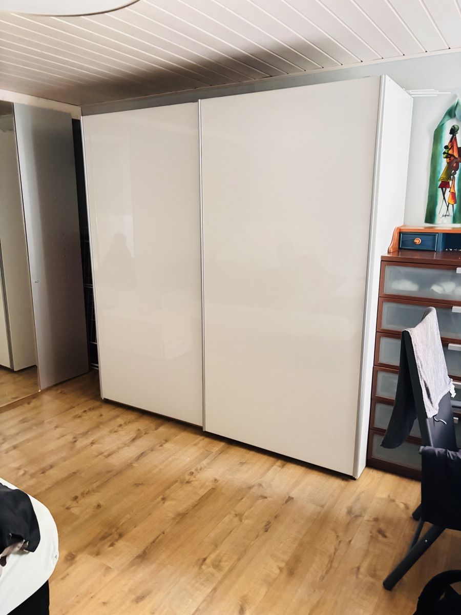 Interio Schränke: Schrank mit Schiebetüre – Gebraucht aus Zollikon von Capitalpub6117