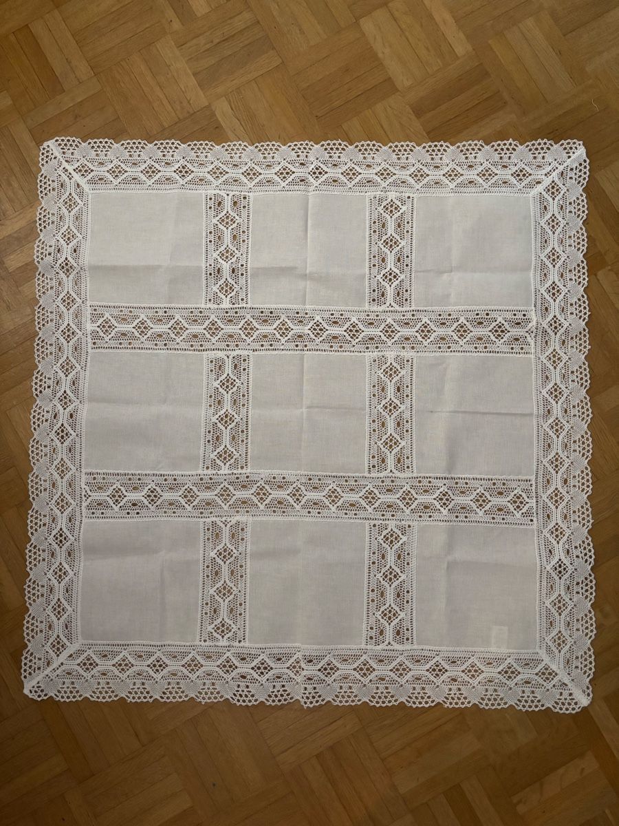 Altra biancheria da tavola: quadratische Tischdecke mit Spitze 75x75 cm – Usato da Zürich venduto da Esterhol