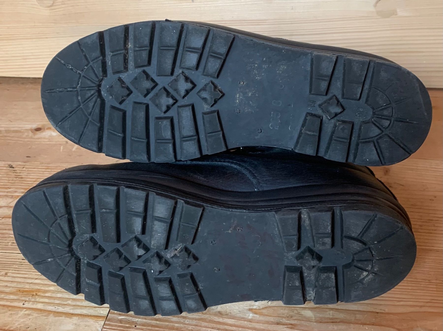 Chaussures hommes: Kampfstiefel der CH Armee Grösse 285/6 – D'occasion à Goldingen par Bergler012 4