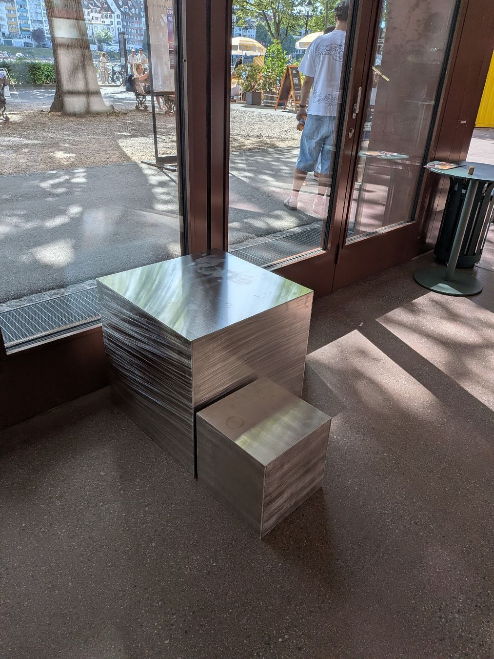 Tables: grosse Aluminium brutalistischer Tisch  – Neuf (Voir description) à basel par sta.bile 3