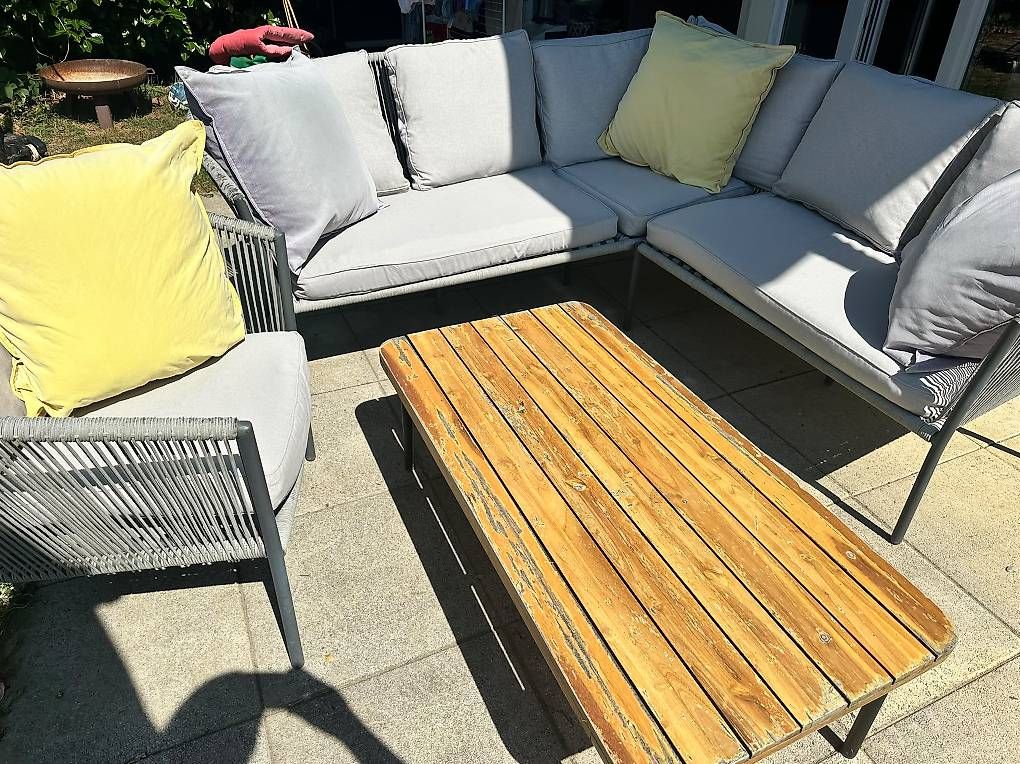 Set di tavolo e panche: À vendre salon de jardin avec table – Usato da Eysins venduto da tde_jv96