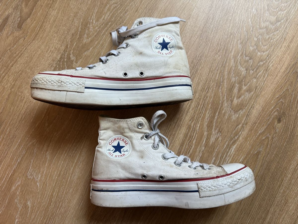 Converse Chaussures hommes: Baskets blanches Converse All Star, p.39 – D'occasion à Tavannes par Thriftshop 1