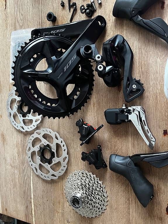 Shimano Pezzi di ricambio: Groupe Shimano 105 Di2 12v – Nuovo (secondo la descrizione) da Glovelier venduto da Nanoutou