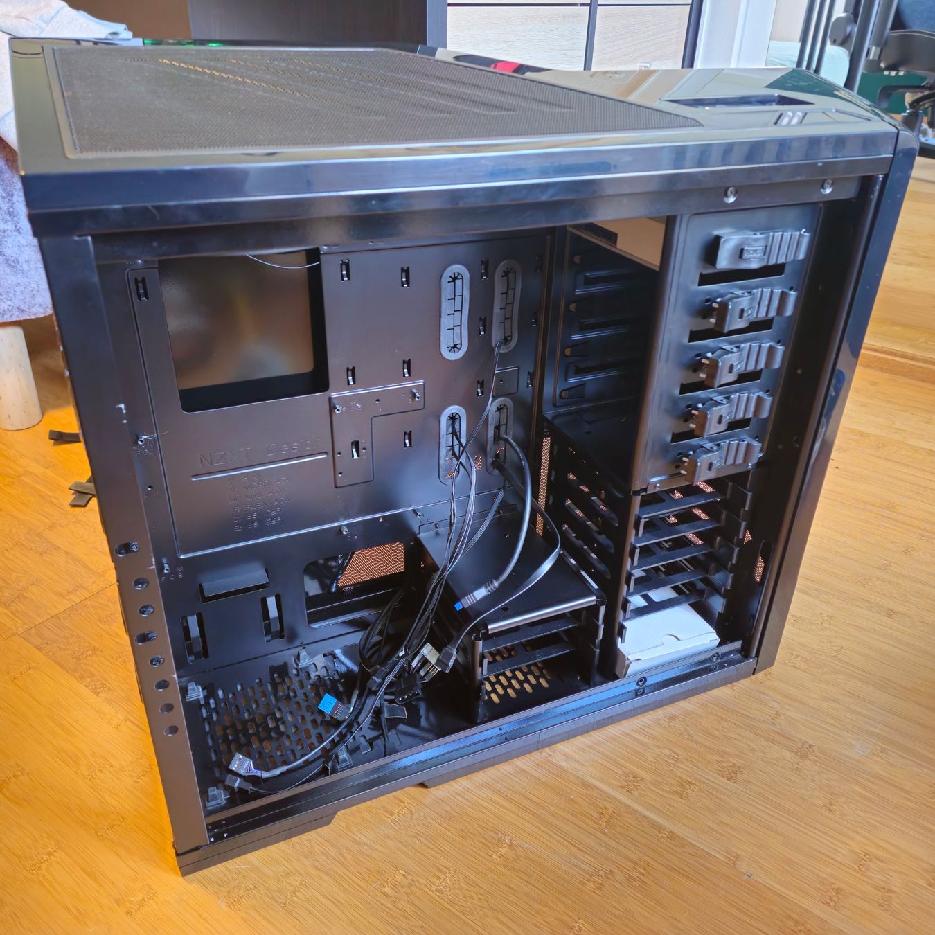NZXT Custodie: PC Gehäuse - NZXT Phantom Schwarz/Black – Usato da Dietlikon venduto da DonatoDeluxe 5