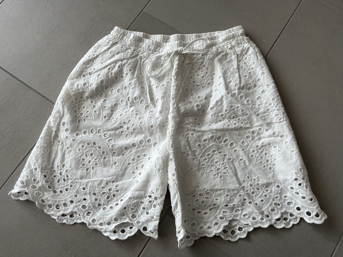 Pantaloni: Shorts Broderie weiss M neu – Nuovo (secondo la descrizione) da Birrwil venduto da vanyboo