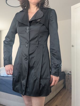 Schwarzer Gabardine