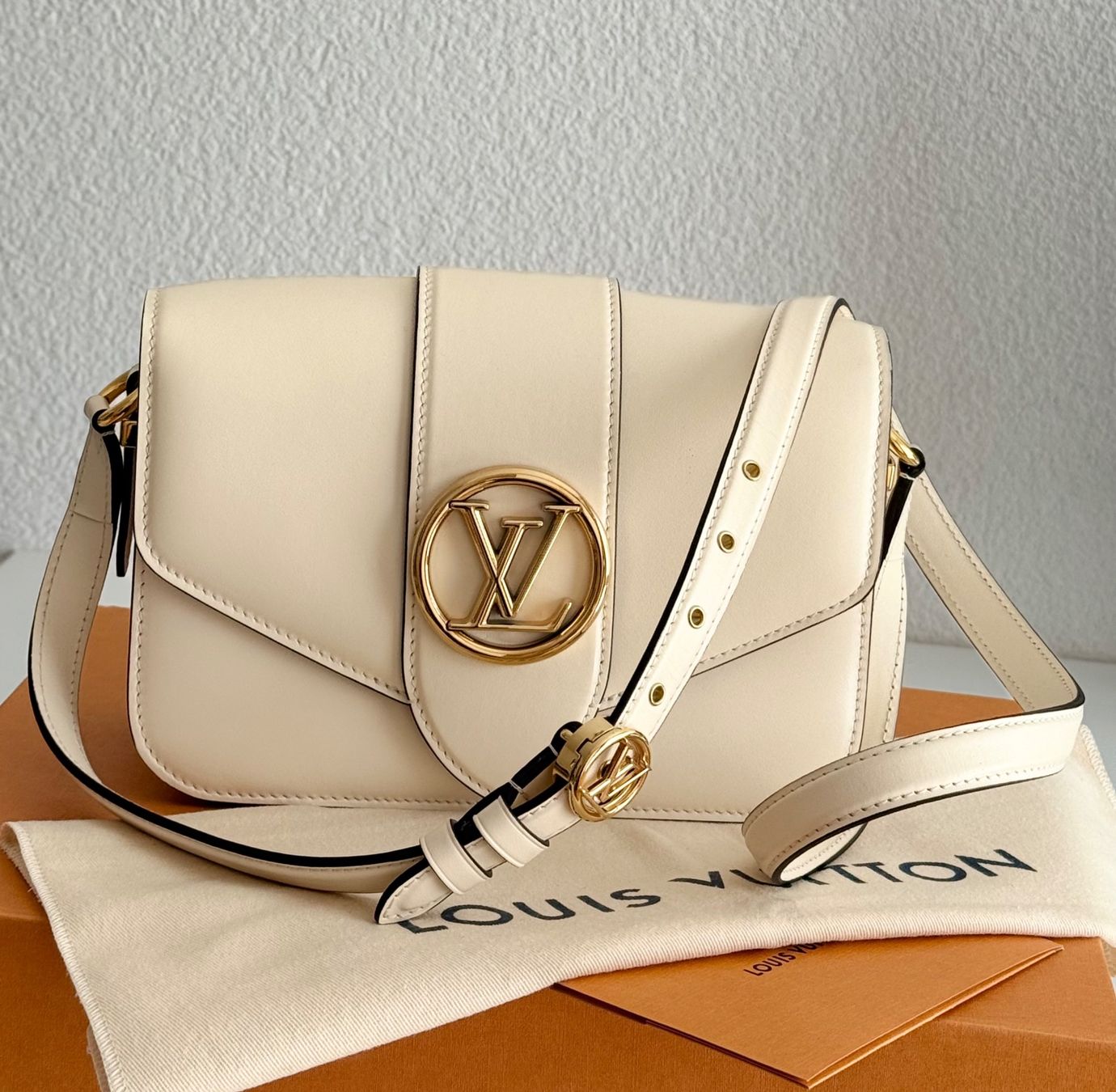 Louis Vuitton Borse da donna: Louis Vuitton Pont 9 Cream – Usato da Reinach AG venduto da RobbisB 4