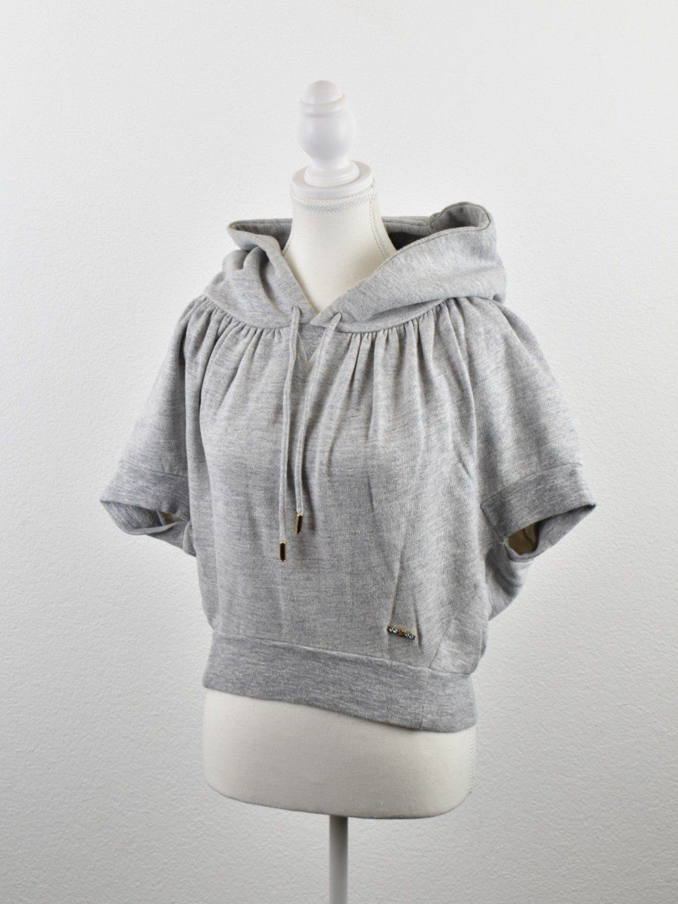 Dsquared2 Pulls & Sweat-shirts: Dsquared2 Cropped Pullover, grau, Gr.M – D'occasion à Nürensdorf par 2ND_STORY 1