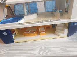 Playmobil Kreuzfahrtschiff mit Inhalt