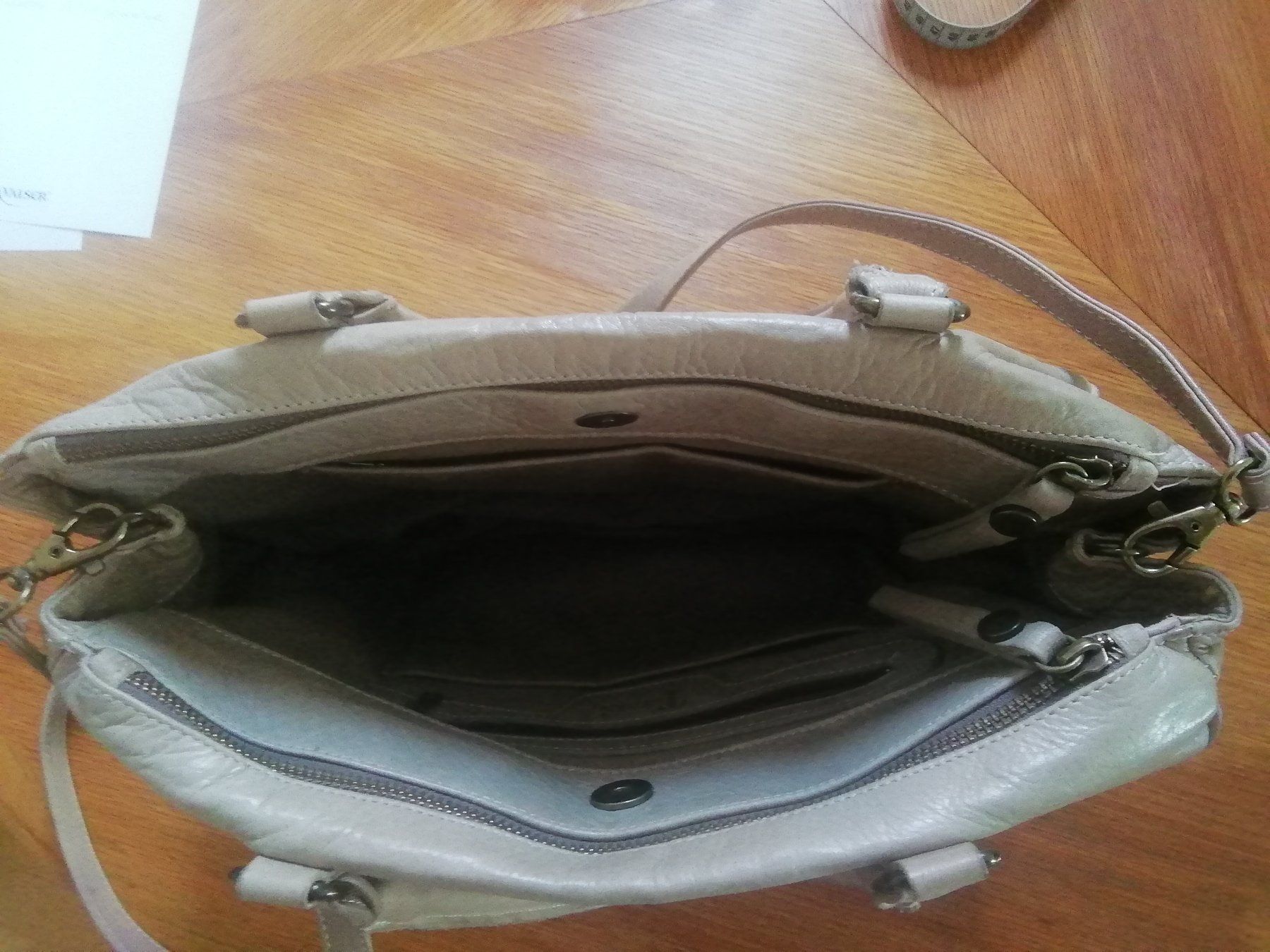 Borse da donna: Damen Träger Handtasche. Leder. MARKE THINK – Usato da Zürich venduto da Layadea 3