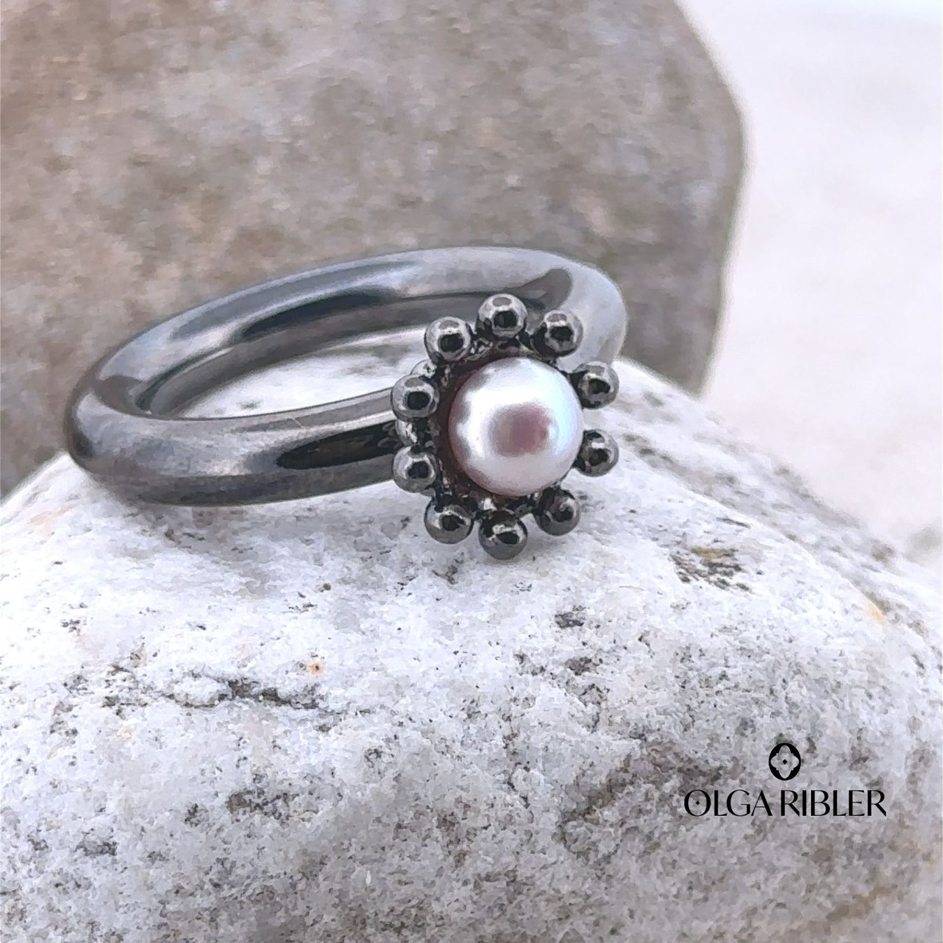 Olga Ribler Anelli: Edelstahl Pneu Ring mit Perle Grösse 60 – Nuovo (secondo la descrizione) da Luzern venduto da Schmuckoutlet 4