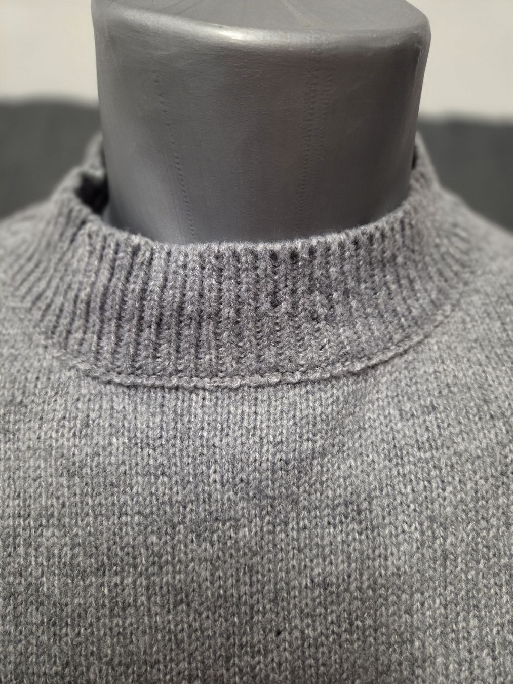 Pulls & Sweat-shirts: Strickpullover Grösse M, grau, Top Zustand – D'occasion à Subingen par DENDLE20 3