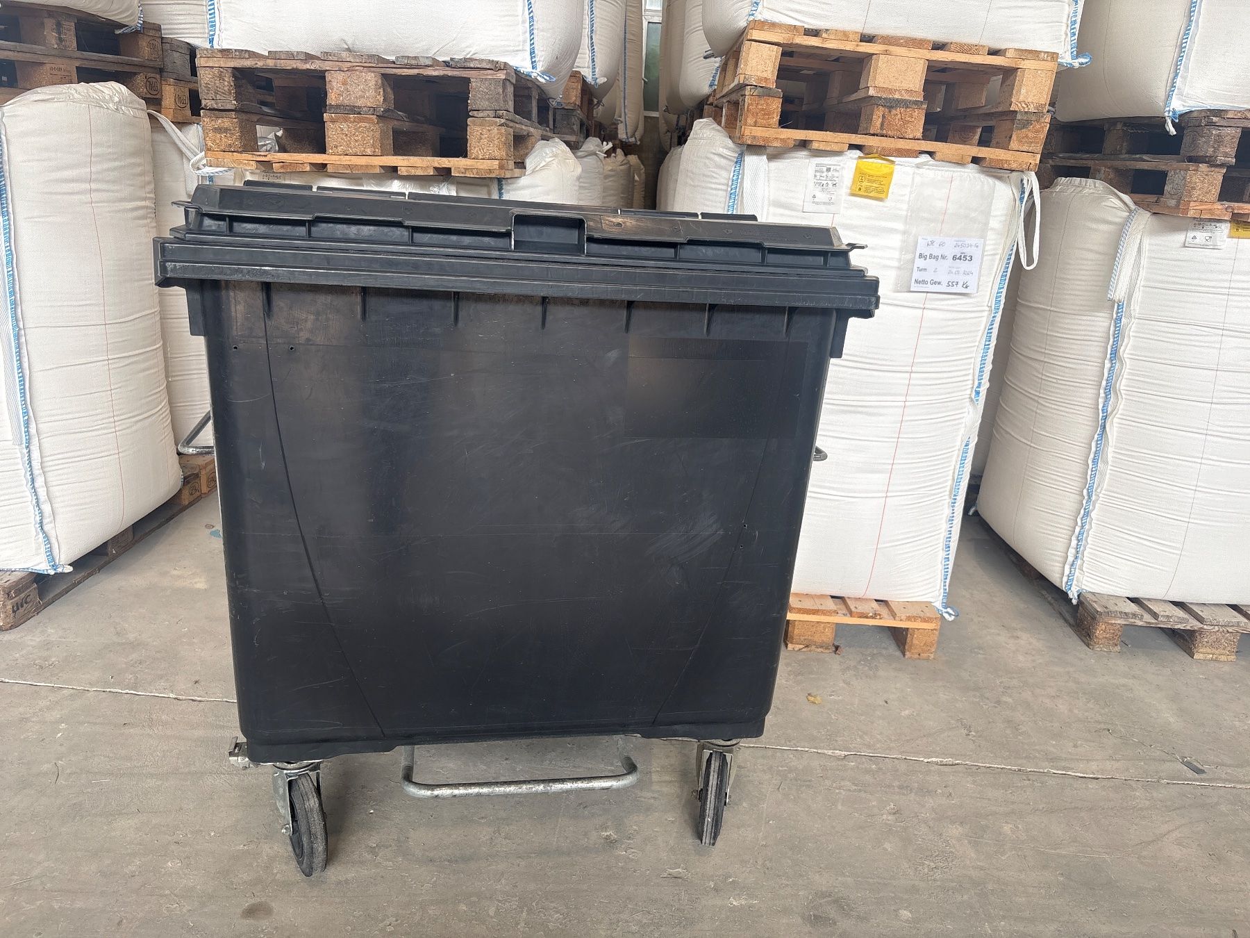 Sonstiges für Büro & Gewerbe: Container Abfallcontainer Kunststoff 6221 Rickenbach – Neu (gemäss Beschreibung) aus Emmenbrücke von Plan-C-Liquidationen