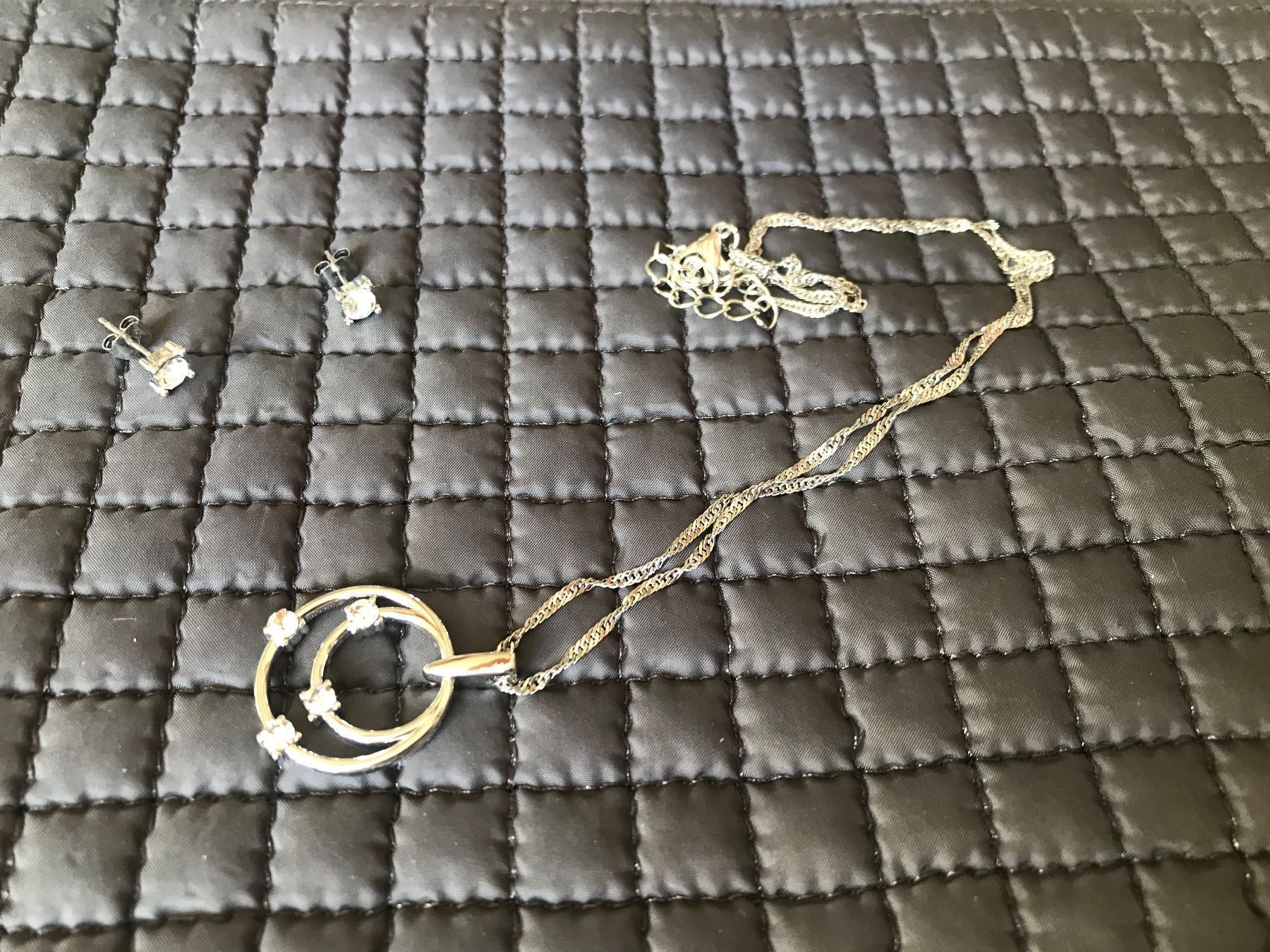 Ketten: Modeschmuck mit Ohrstecker und Kette – Neu (gemäss Beschreibung) aus stäfa von brandy66