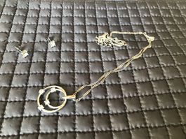 Modeschmuck mit Ohrstecker und Kette
