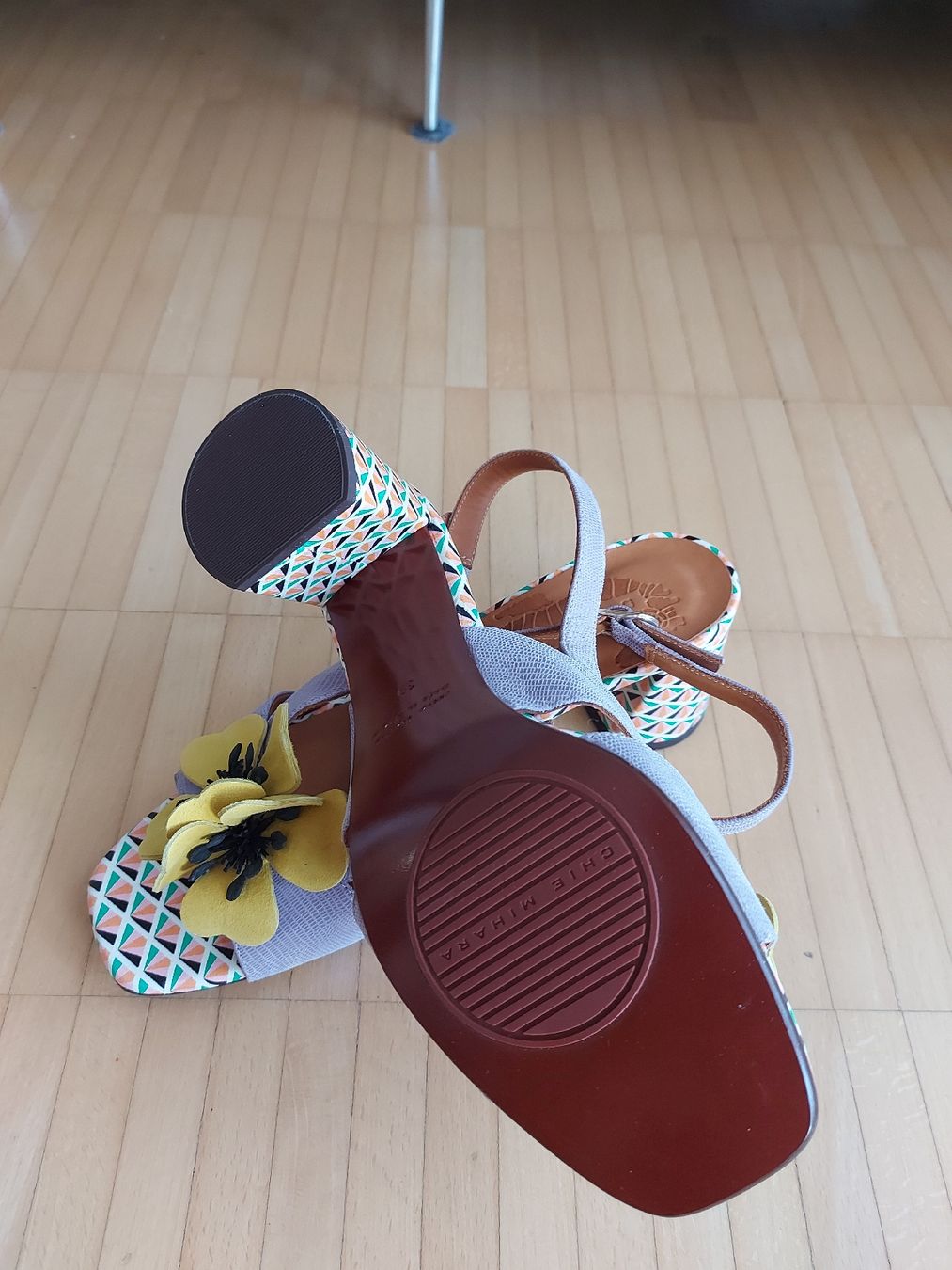 Chie Mihara Scarpe da donna: Chie Mihara, Sandalen, Grösse 39 – Nuovo (secondo la descrizione) da Oberengstringen venduto da PaolaDe 2
