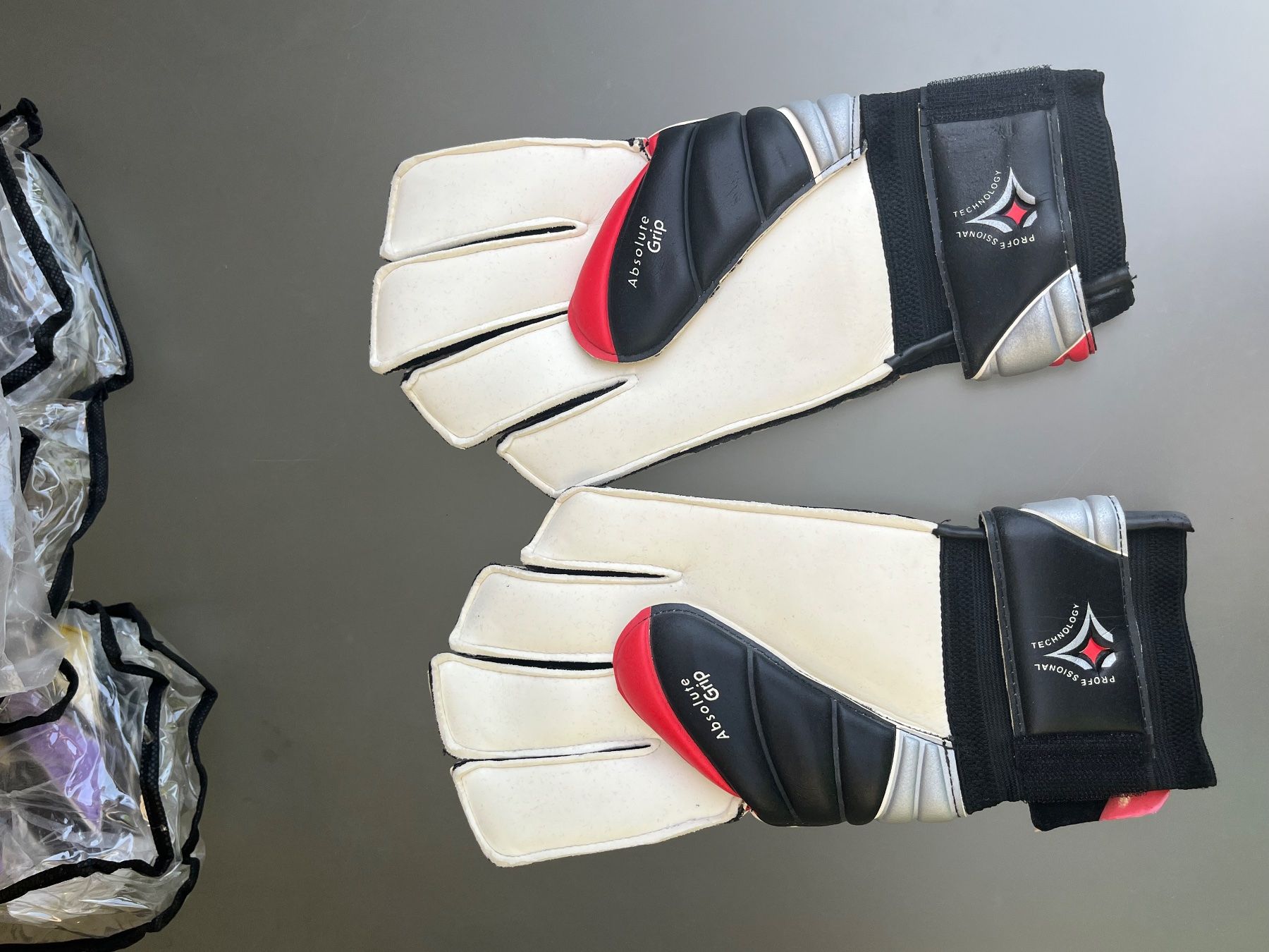 Altri accessori da uomo: DURUS Goalie-Handschuhe, Grösse 8,5, Rot/Silber – Nuovo e nell'imballaggio originale da Oftringen venduto da ish_nc68 1
