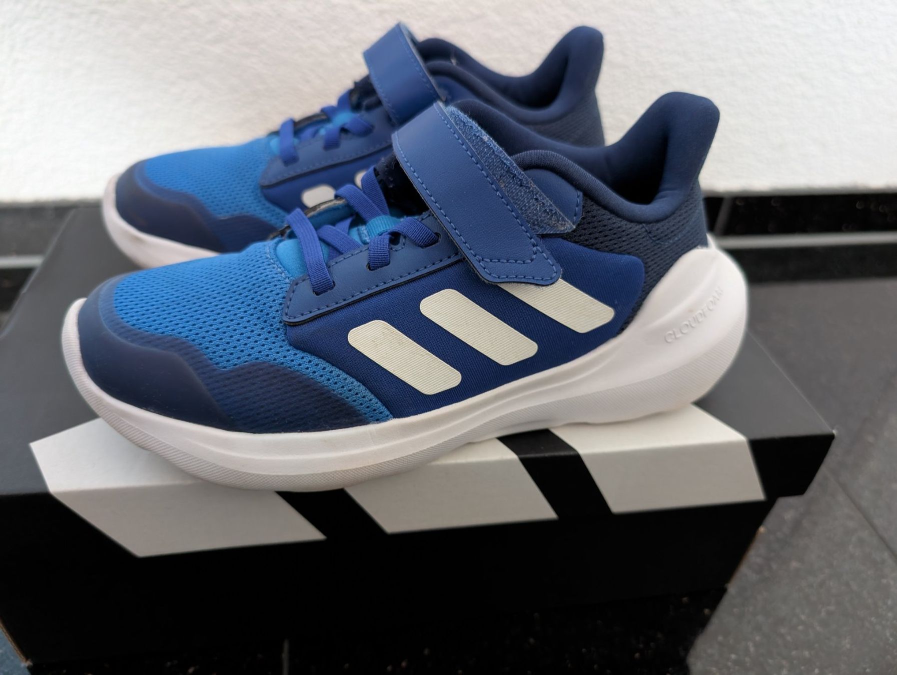 Adidas Schuhe für Jungen: Adidas Schuhe Gr 34 – Gebraucht aus Affoltern am Albis von nyi_ph9f 2