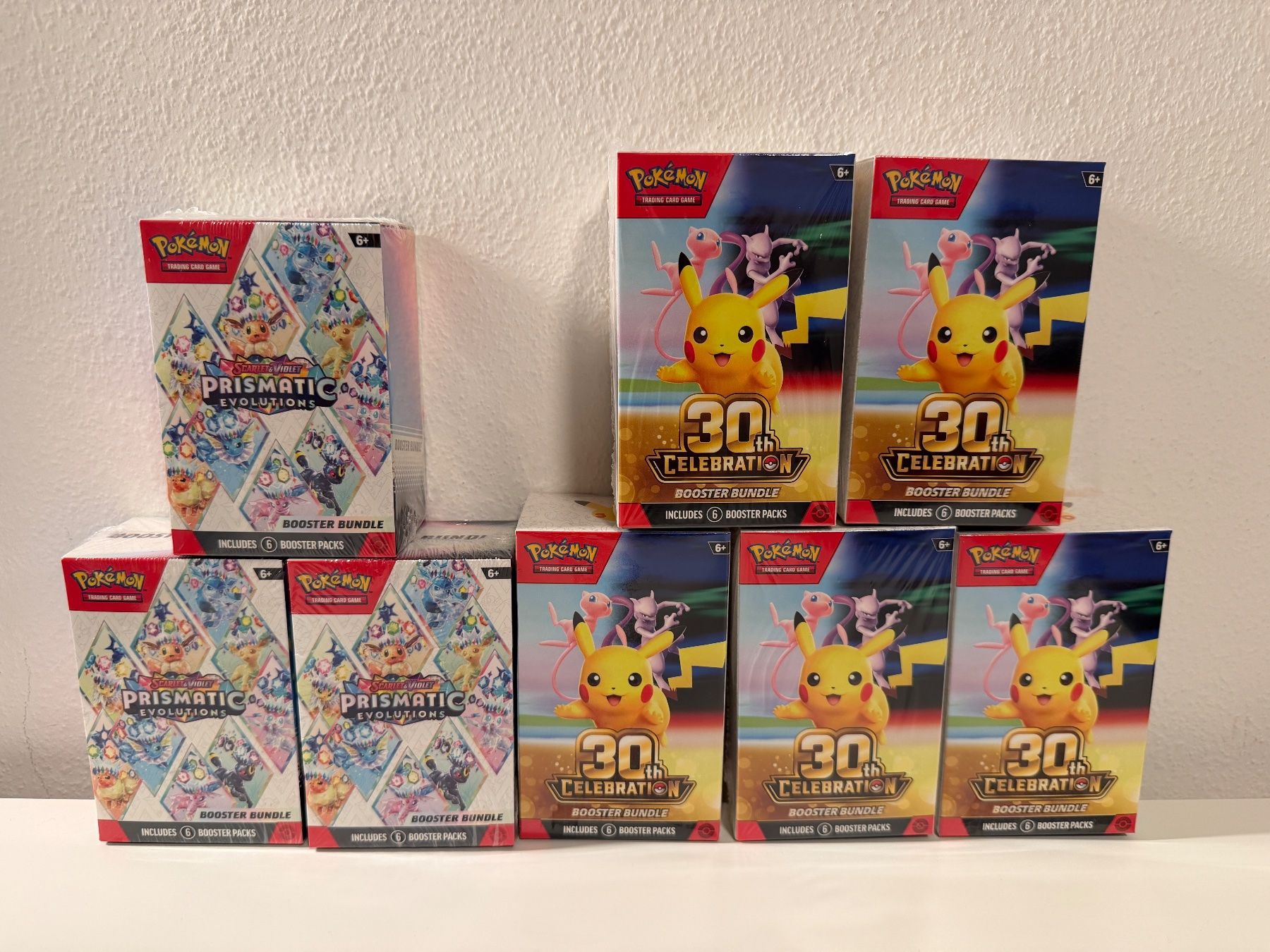 Pokémon Sammelbilder & Trading cards: Pokémon 5x 30th Celebration & 3x Prismatic Evolutions Bundle – Neu und originalverpackt aus Zürich von mrlnx