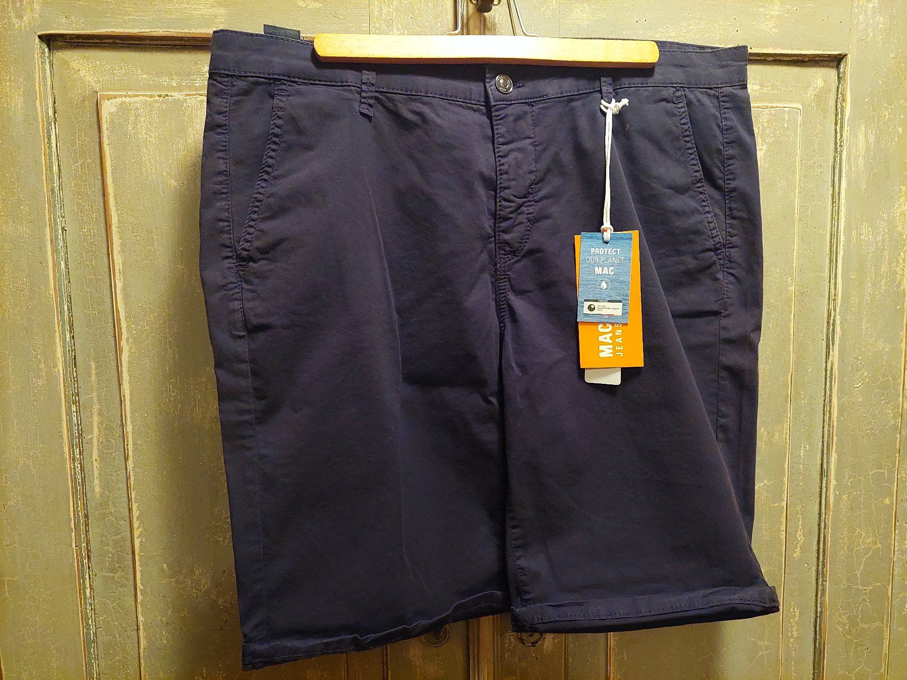 Pantaloni: MAC Jeans . Chino Shorts - black - 42 – Nuovo e nell'imballaggio originale da Besenbüren venduto da teluride89