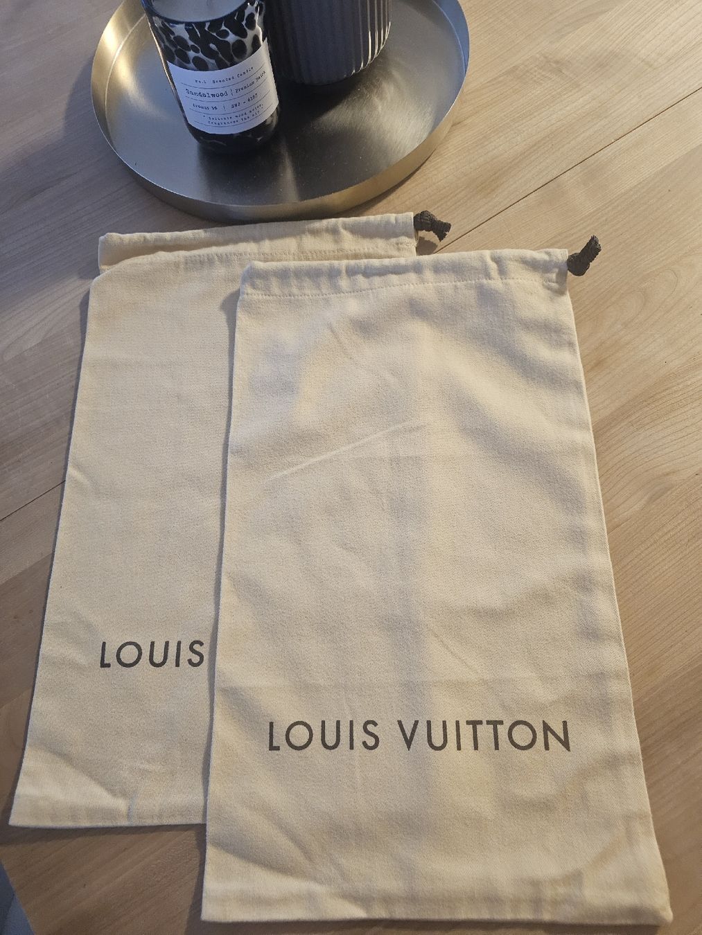 Louis Vuitton Taschen: Louis Vuitton Staubbeutel 2er Set – Neu (gemäss Beschreibung) aus Dottikon von Chicca_73