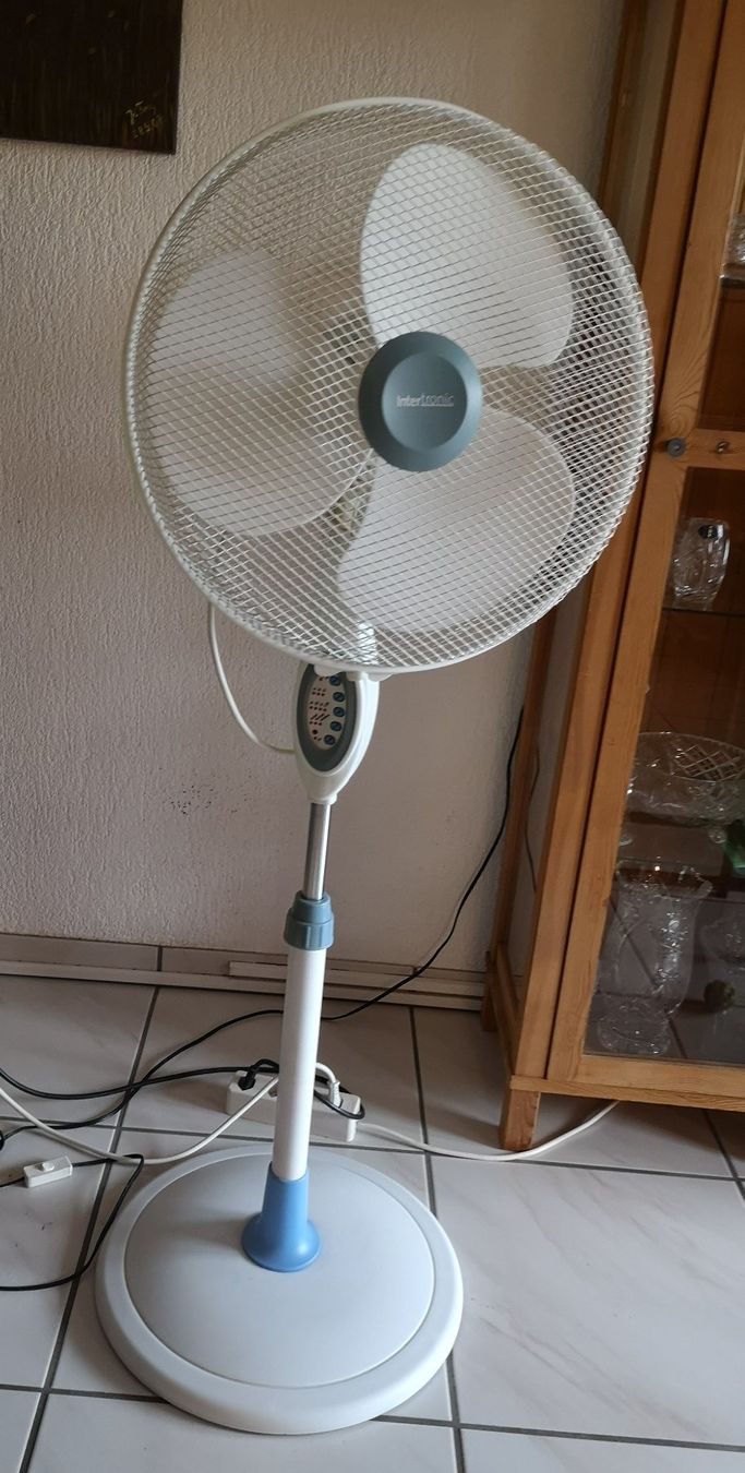 Ventilatoren: Standventilator mit FB – Gebraucht aus Teufen ZH von Frey2 1