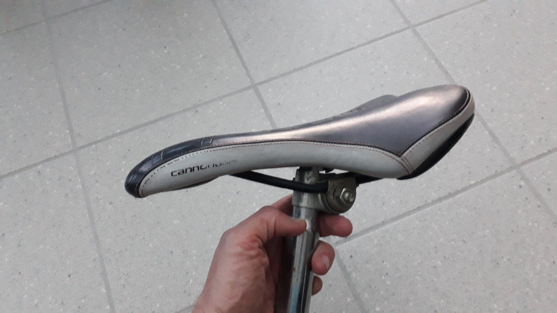 Cannondale Pezzi di ricambio: Cannondale Velosattel mit Sattelstange – Usato da Stäfa venduto da Supertramp73 2