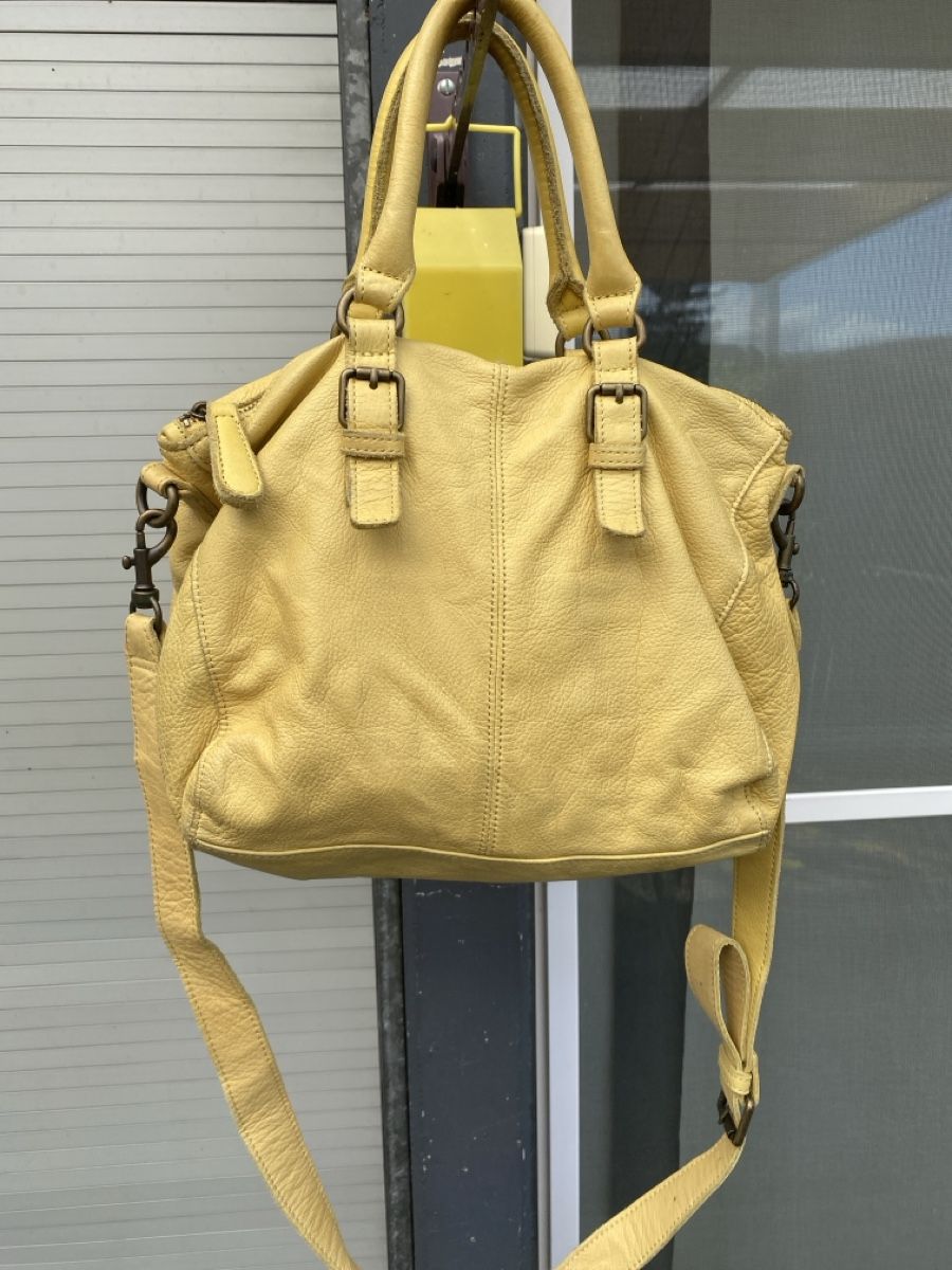 Liebeskind Taschen für Damen: Liebeskind Leder gelb – Gebraucht aus Biel-Benken BL von PANORMUS 4