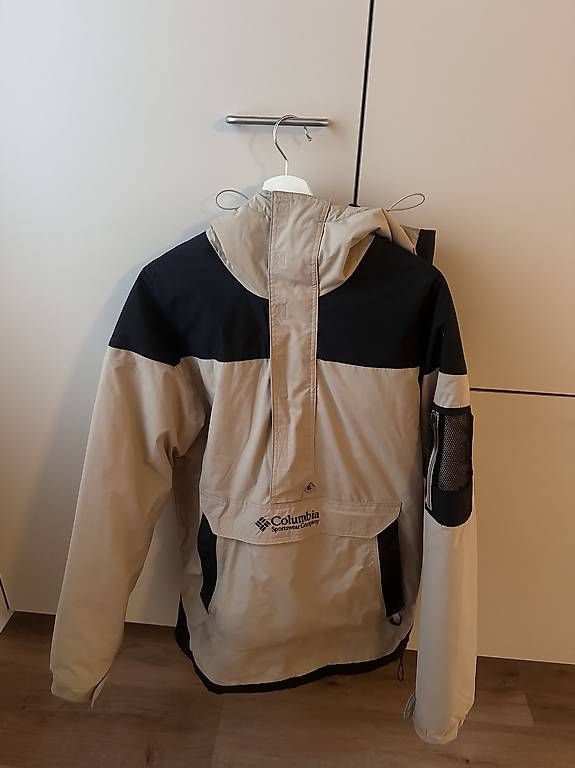 Columbia Giacche: gebrauchte COLUMBIA Windbreaker Modell 'Challenger' in beige – Usato da Utzigen venduto da Horvato