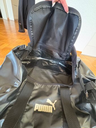 Schwarze Puma Sporttasche