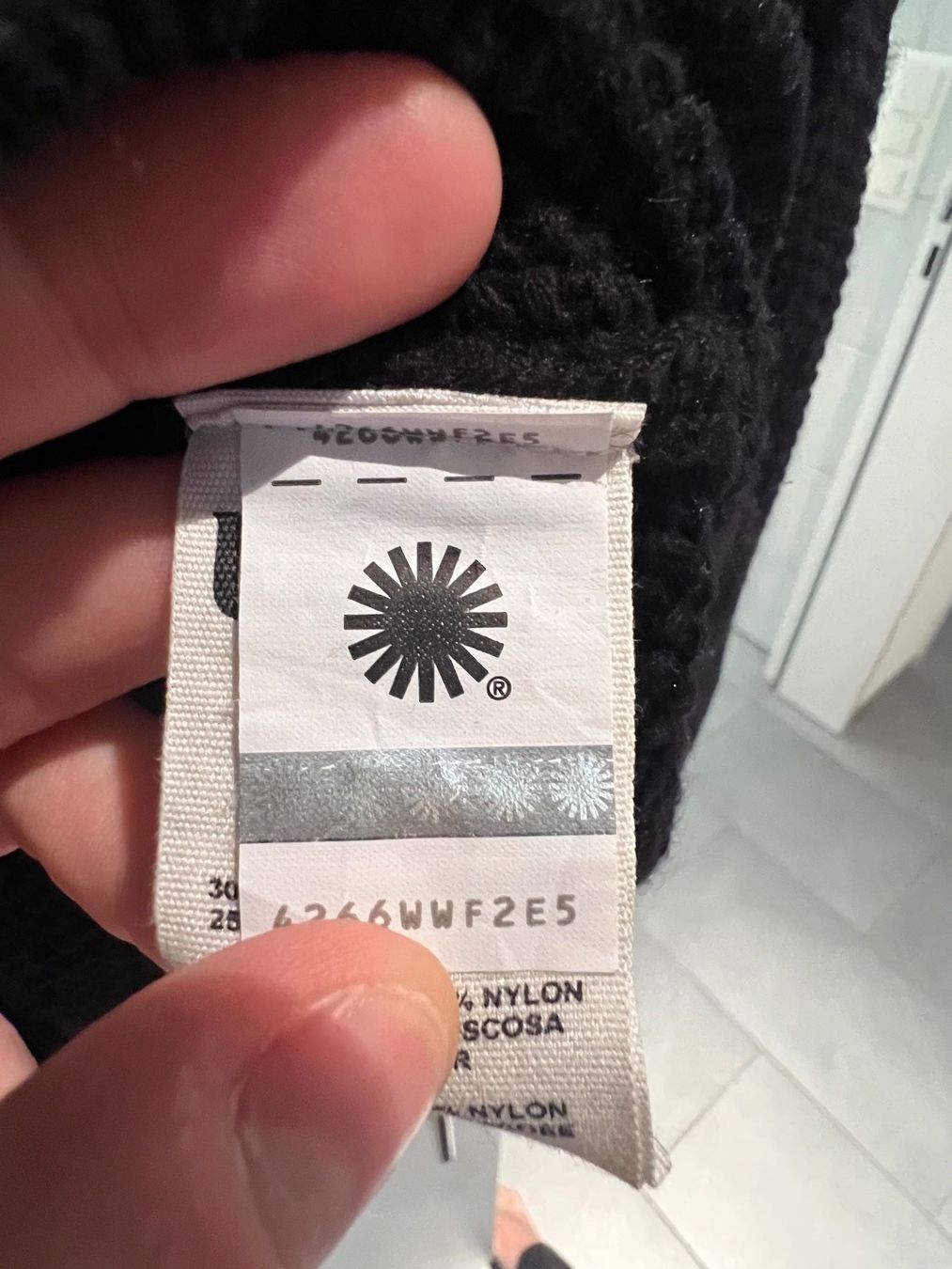Maglioni & Felpe: Ugg Turtleneck – Nuovo (secondo la descrizione) da Dielsdorf venduto da Anthony111 4
