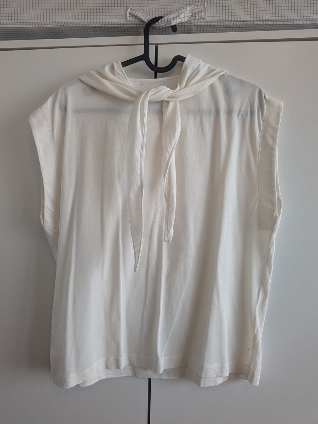 Massimo Dutti Top: Massimo Dutti Women's Top - Size M - never worn – Nuovo (secondo la descrizione) da Wettingen venduto da ann_hzb5 2