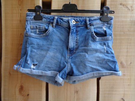 ZARA Löcher Jeansshort Gr. 36 - 210997