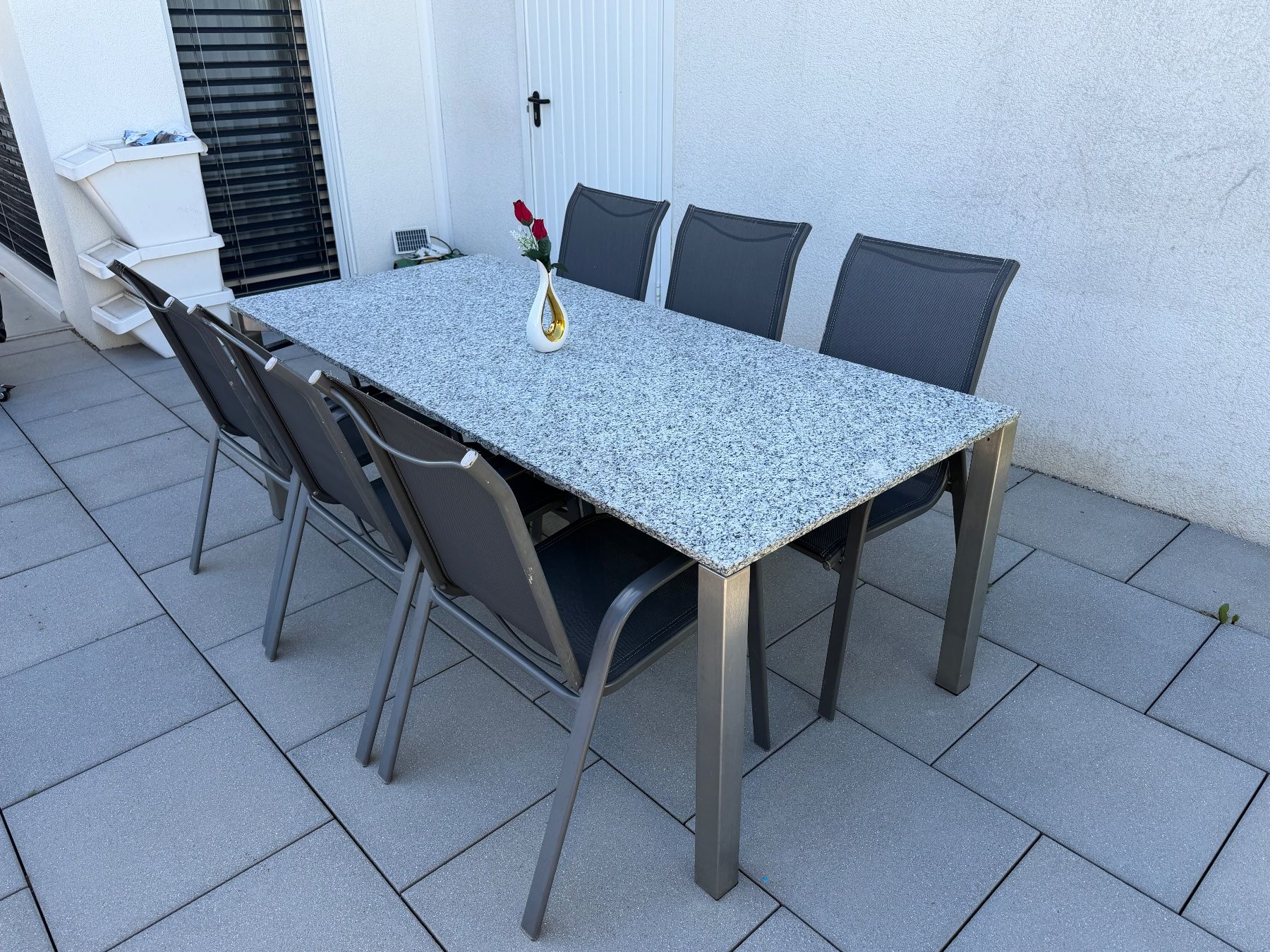Tavoli: Granit Gartentisch mit 8 Gartenstühle – Usato da Felben wellhausen venduto da To.el