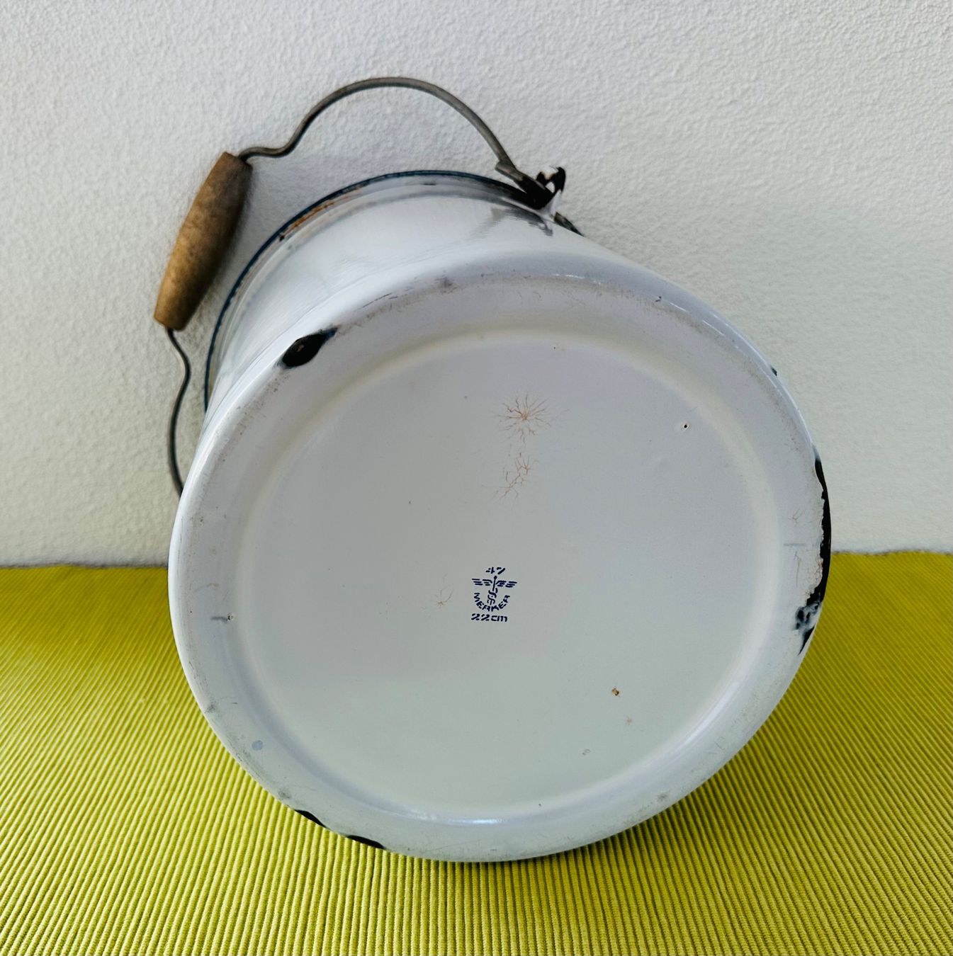 Altro per la casa: Emaille Kessel / Eimer, mit blauem Rand,  MERKER SCHWEIZ – Difettoso da Jonschwil venduto da zni_65m7 3