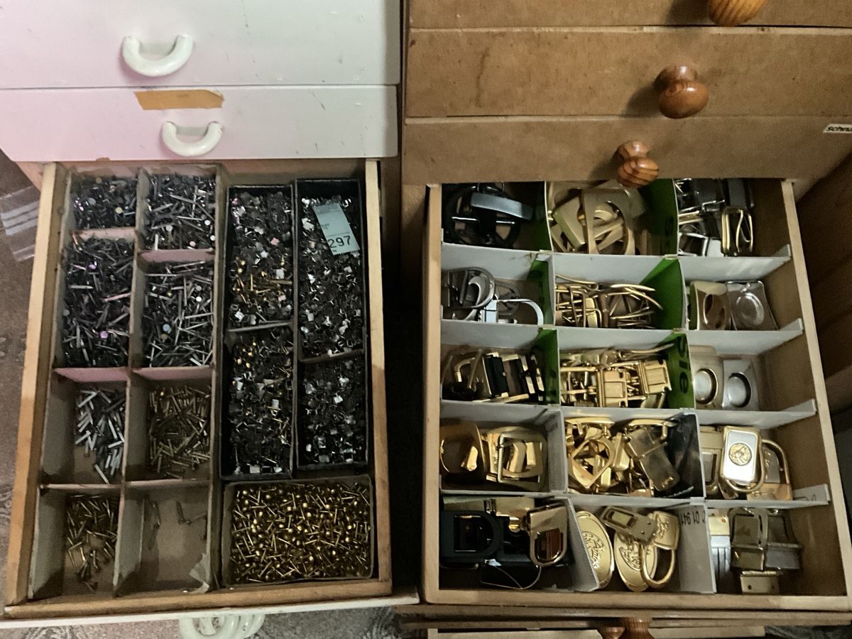 Tutti gli attrezzi: Shoemaker accessories  – Nuovo (secondo la descrizione) da Elsau venduto da MANWITHVAN 3