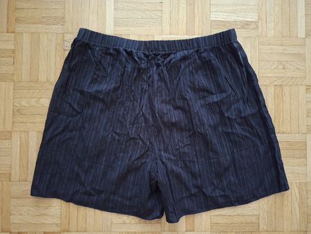 short noir taille XL