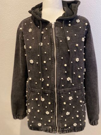 Denim Jacke mit Perlen und Kaputze  Grösse M, neu