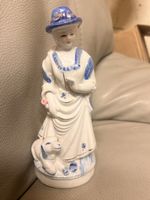 Wiener Porzellan Figur Frau mit Lamm (Q)