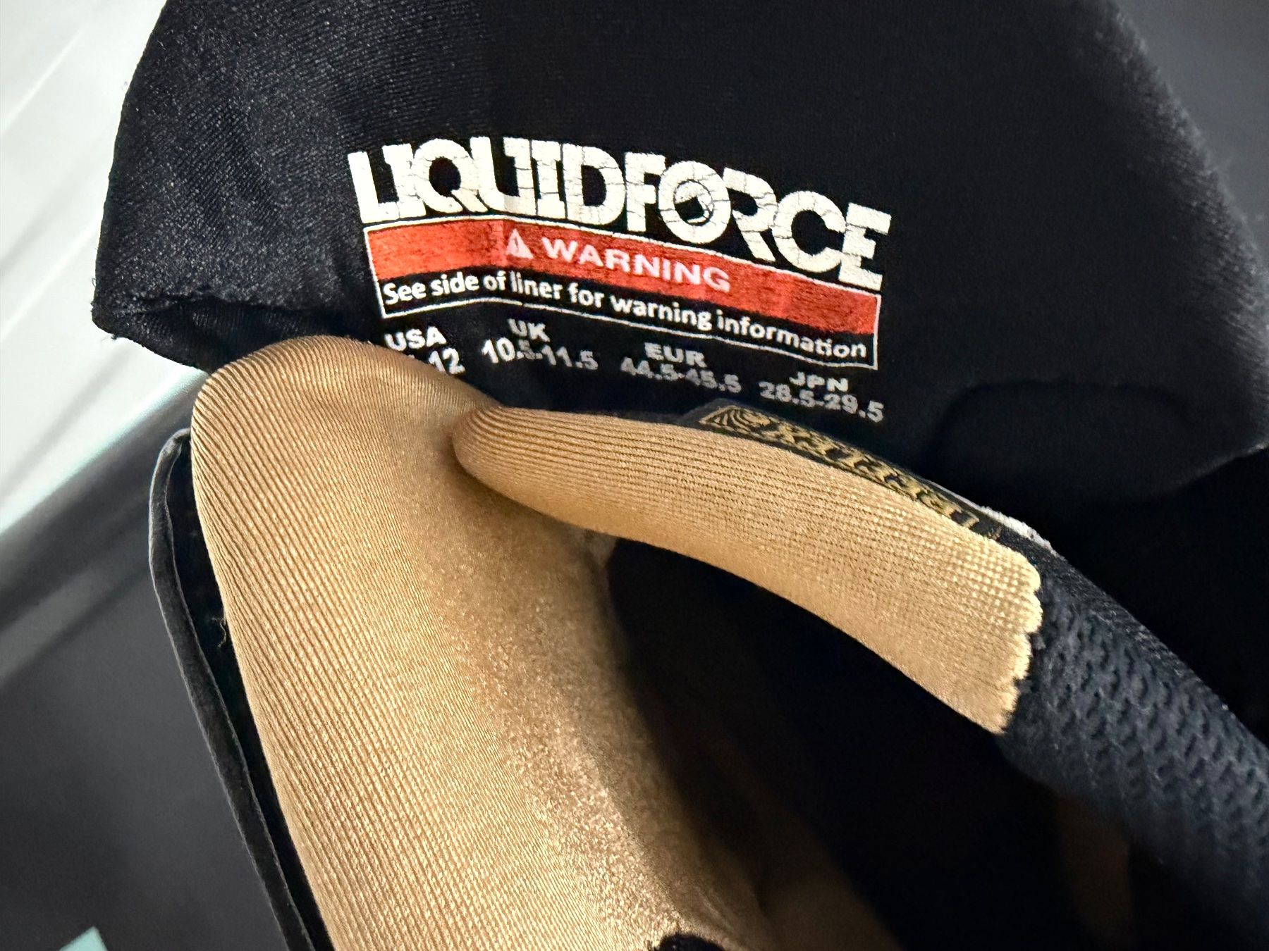 Surfboards & Schwimmbrette: Wakeboard liquide Force Harvey Clifford Pro NP1290.- – Neu (gemäss Beschreibung) aus Le Mont-sur-Lausanne von swisssail 1