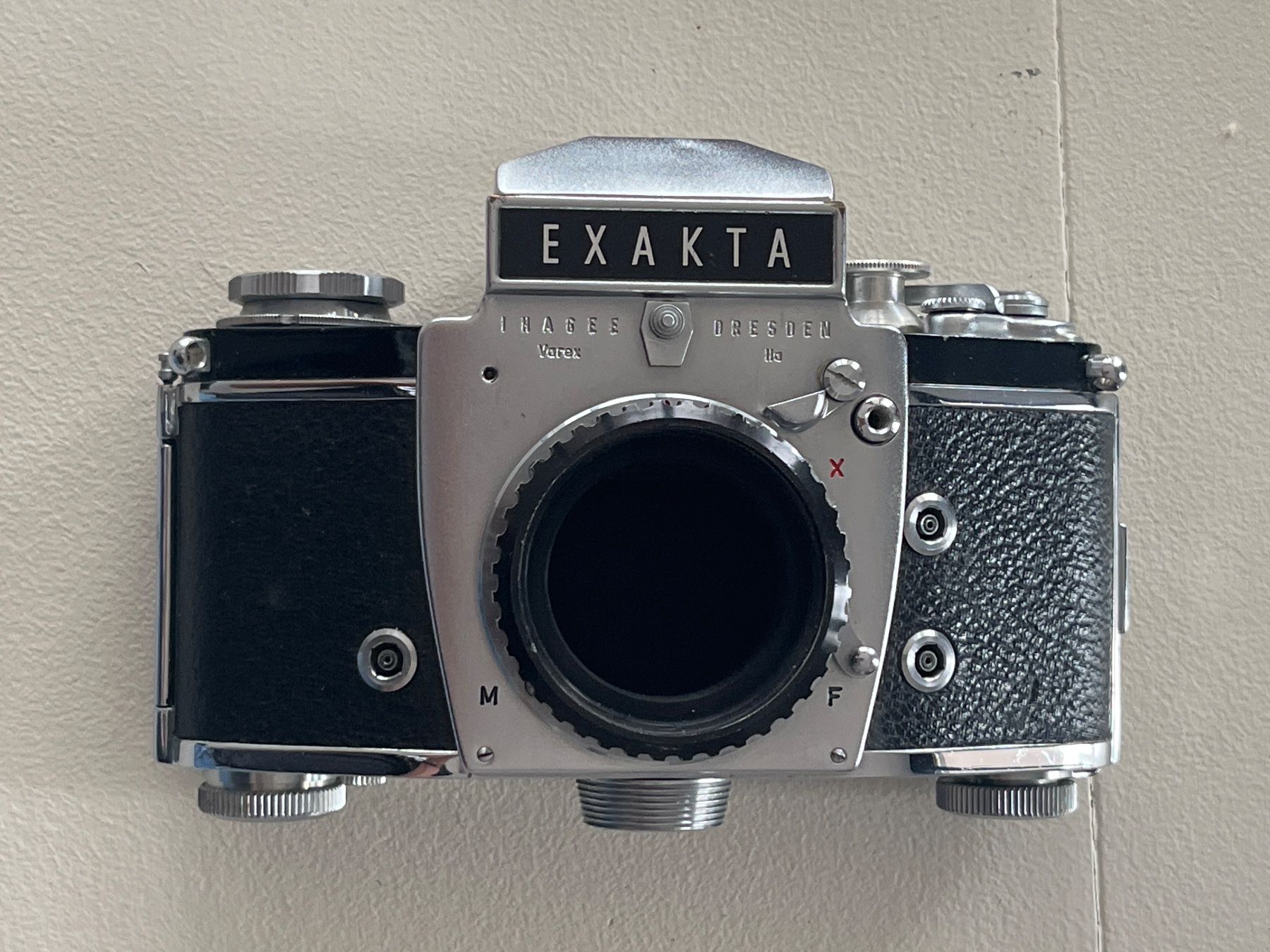 Exakta Fotocamera: Exakta Varex,Vintage Kamera – Difettoso da Chiasso venduto da AzenYa