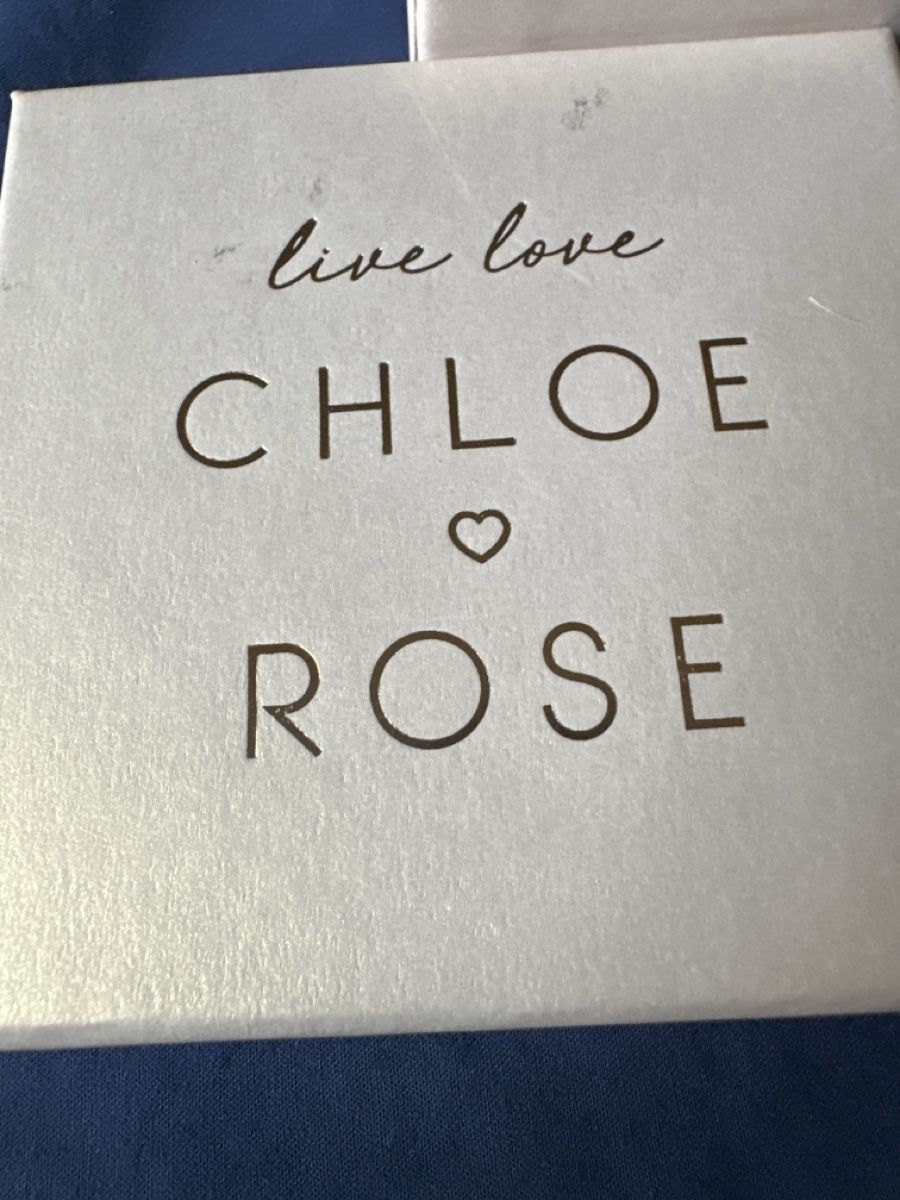 Boucles d'oreille: Boucles d'oreilles Chloe Rose ✨ – Neuf avec emballage d'origine à Lausanne par pascale.mojito1004 1