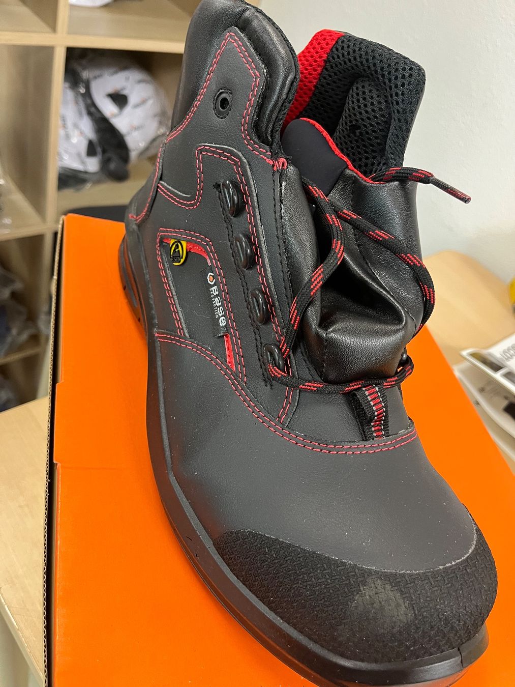 Herrenschuhe: chaussures de sécurité BASE Matar Top B0958 , T.45 Neuves – Neu und originalverpackt aus Satigny von SP-Industriel