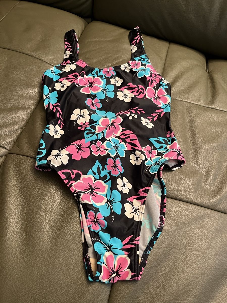 Migros Badekleider & Bikinis: Badekleid – Neu (gemäss Beschreibung) aus Fraubrunnen von amm_7kp6