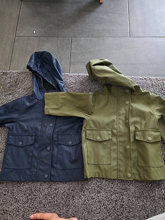 Jacken & Mäntel: Name it Regenjacke – Gebraucht aus Domat/Ems von del_glb5