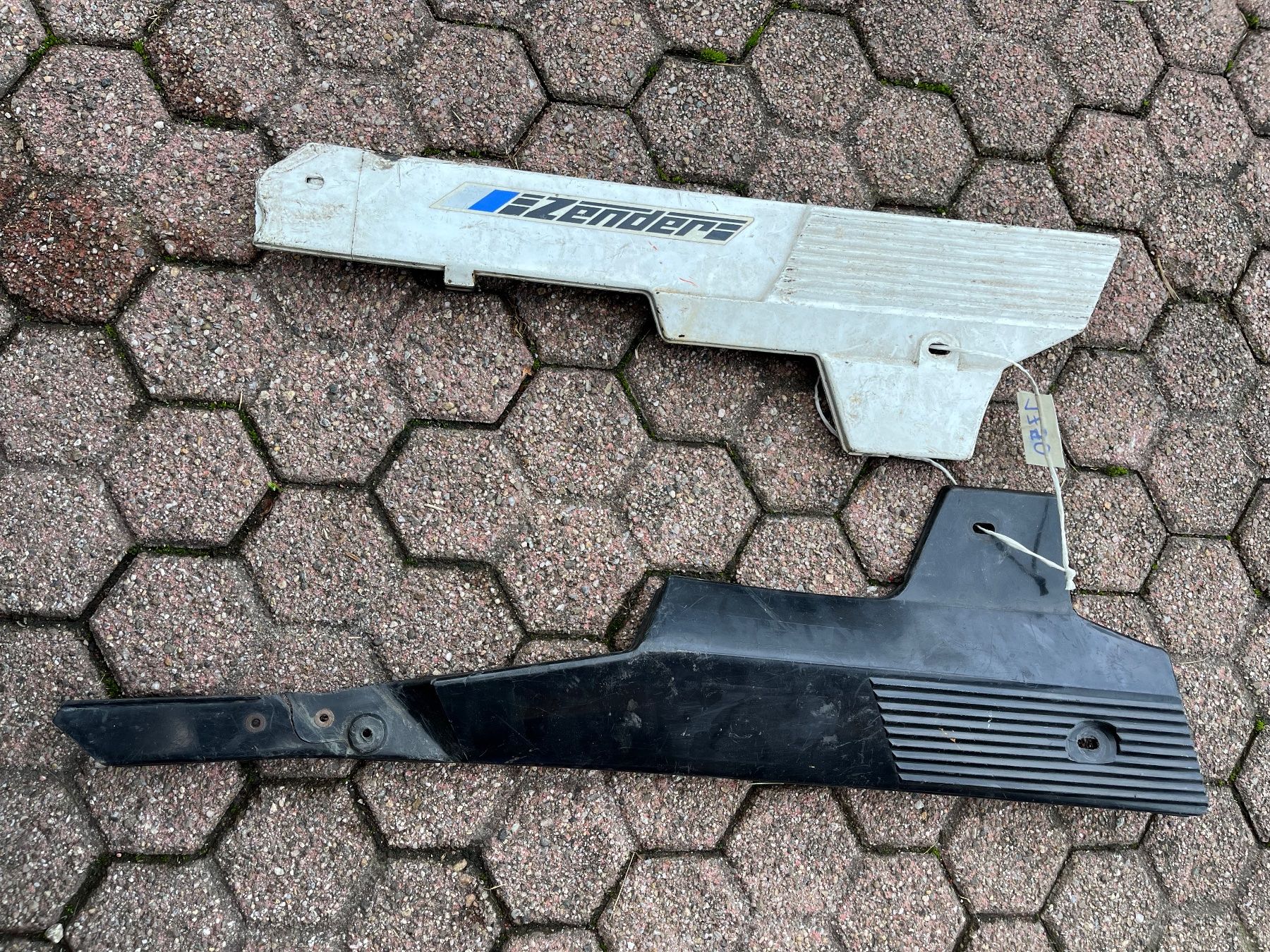 Puch Parti ricambio per ciclomotori: Puch Maxi N Seitenschützer – Usato da Fahrni b. Thun venduto da berger_tuning34