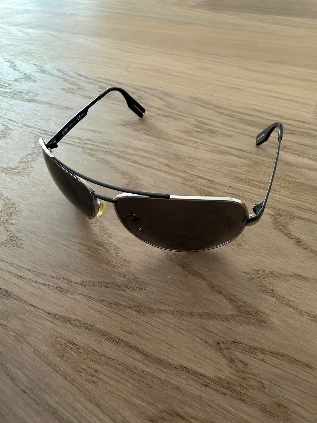 Hugo Boss Lunettes & Verres: Hugo Boss Sonnenbrille – D'occasion à Kloten par canela9 1