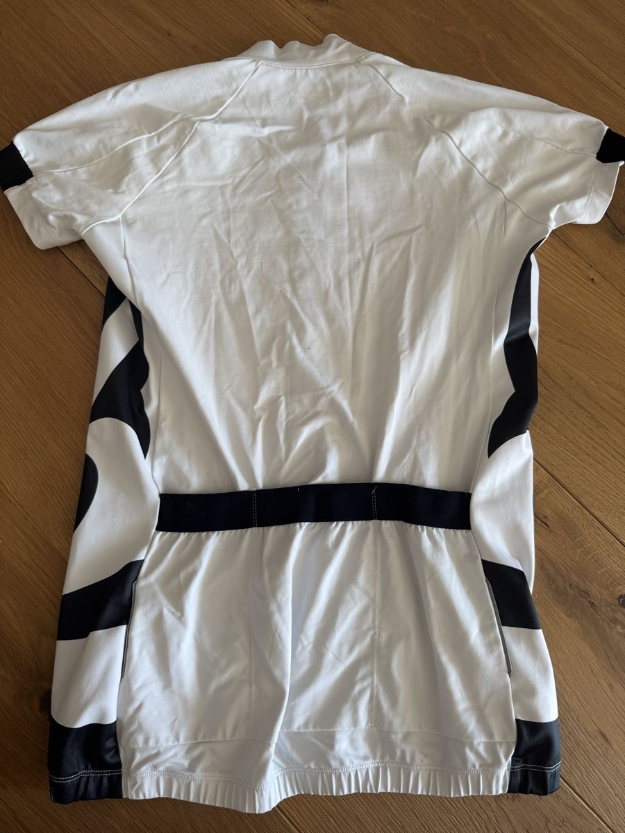 Crosswave Canottiere & Pantaloni: Sportoberteil Radfahren – Usato da Schaan venduto da kri_tsw8 2