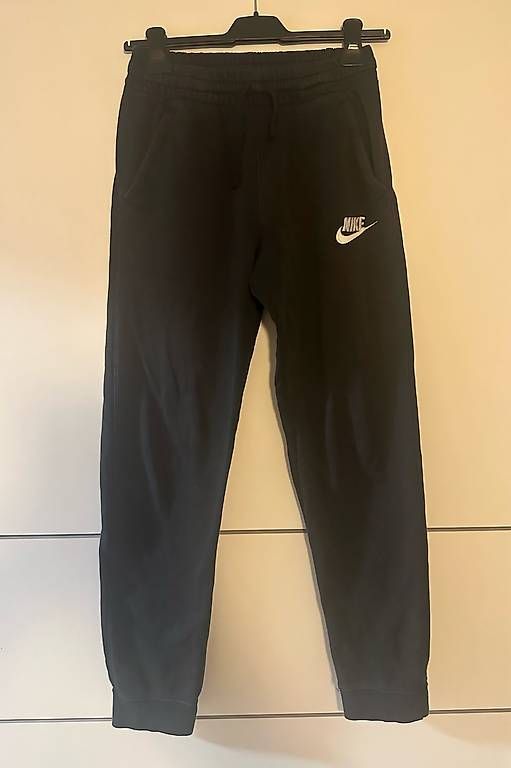 Nike Pantaloni: Original NIKE TRAINERHOSE. Gr. 160 cm – Usato da Flawil venduto da mar_9chb